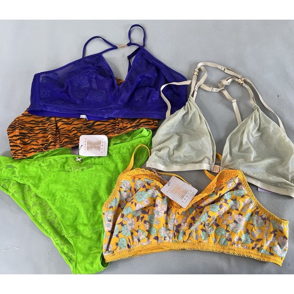 Lot of 5 Savage x Fenty 4 Bras‎ 1 PantyColored Bralettes Bras NWOT